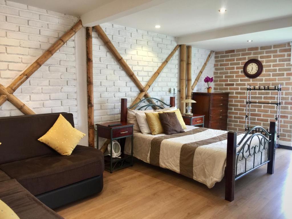 Bambú Sierra Cozzy Ecológical Lofts Apartman Cuenca Kültér fotó